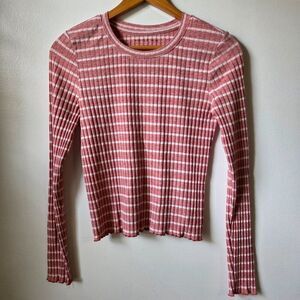 EUC AMERICAN EAGLE RIBBED STRIPED LONGSLEEVE LETTUCE HEM TOP SIZE  M